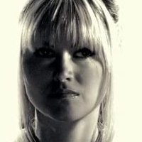 Lisa Marie Newmyer Nahé