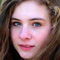 Lizzy DeClement Nahé