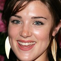 Lucy Griffiths Nahé