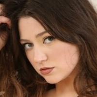Maddy Moxley Nahé