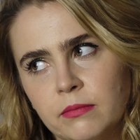 Mae Whitman Nahé