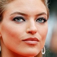 Martha Hunt Nahé