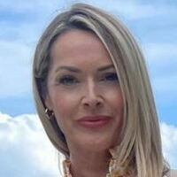 Mel Lowe Nahé