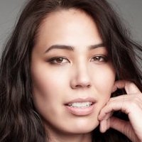 Michaela Conlin Nahé