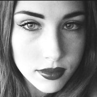 Molly DeVon Nahé