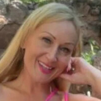 Momma Bombshell Nahé