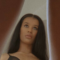nellymodel Nahé