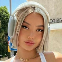 Nika Higashionna Nahé