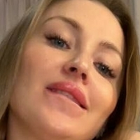 Nika Nowak Nahé