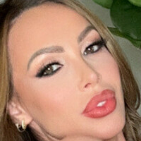 nikkibenz Nahé