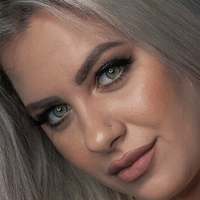 Nina Phoenix Nahé