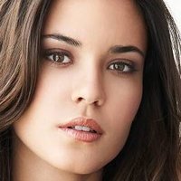 Odette Yustman Nahé