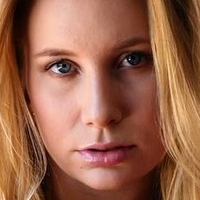 Phoebe Crnich Nahé
