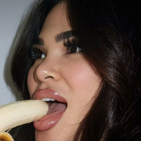 Rachael Ostovich Nahé