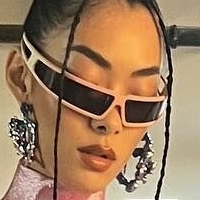 Rina Sawayama Nahé