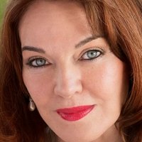 Robin Riker Nahé
