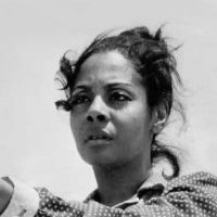 Rosalind Miles Nahé