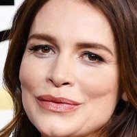Saffron Burrows Nahé