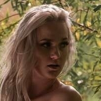 Sensual.Lauri Nahé