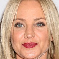 Sharon Case Nahé