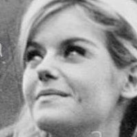 Sharon Farrell Nahé