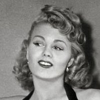 Shelley Winters Nahé
