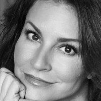 Simmone Jade Mackinnon Nahé