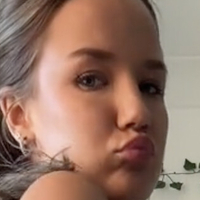 sjsjeuejdb Nahé