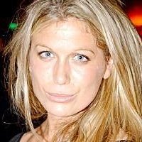 Sonya Walger Nahé