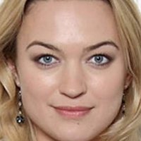 Sophia Myles Nahé