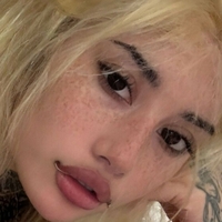 stripperd0ll Nahé