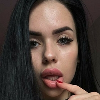 TinaKross Nahé