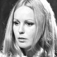 Veronica Carlson Nahé
