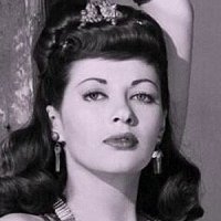 Yvonne De Carlo Nahé