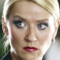 Zoe Lucker Nahé